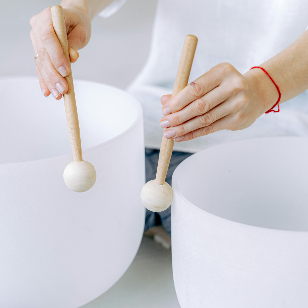 Sound bath, sound healing 
Sound healing utilizes various frequencies and vibrations to promote relaxation, reduce stress, and enhance overall well-being. During a session, participants lie down and immerse themselves in the soothing sounds of instruments