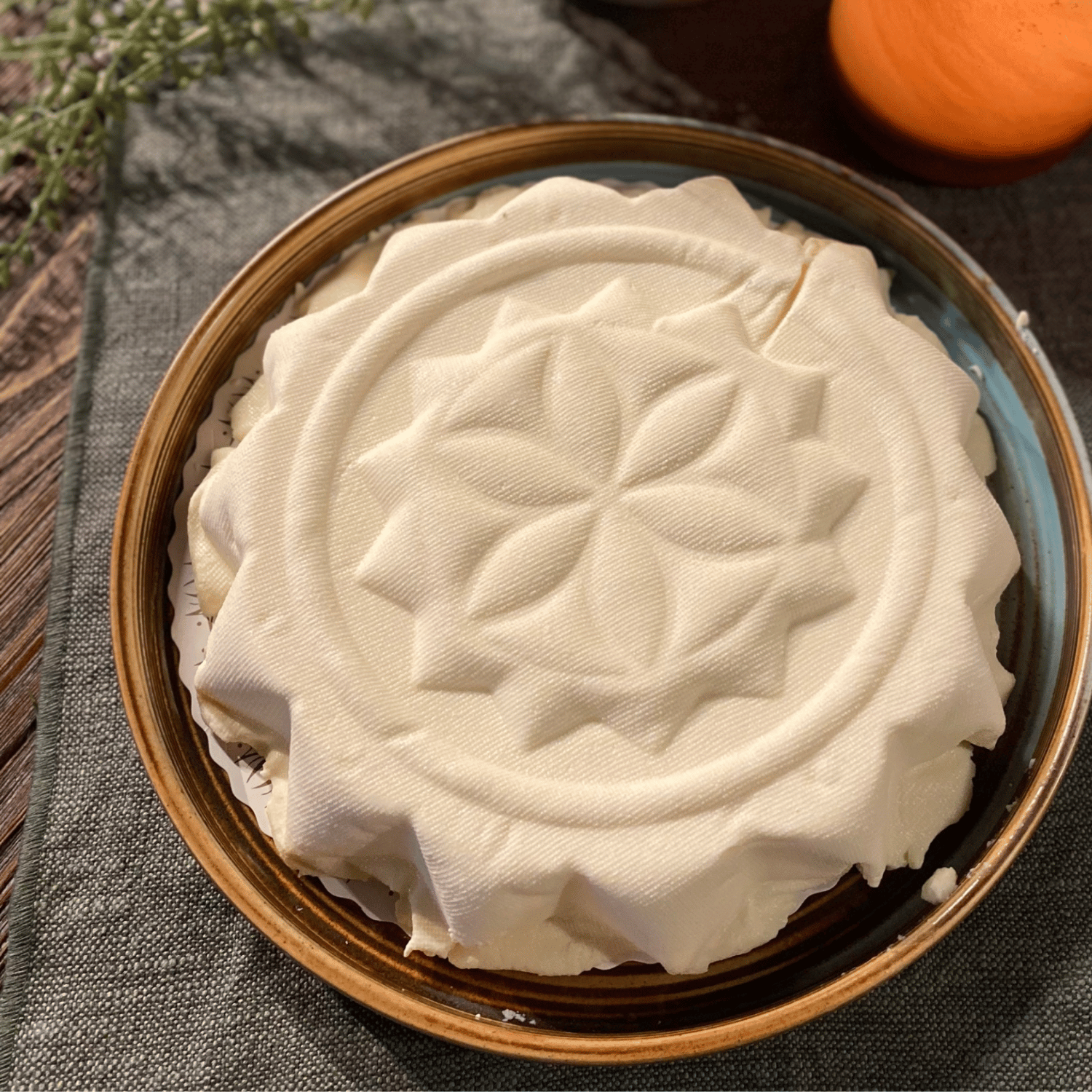 julbuffe och skål med dryck