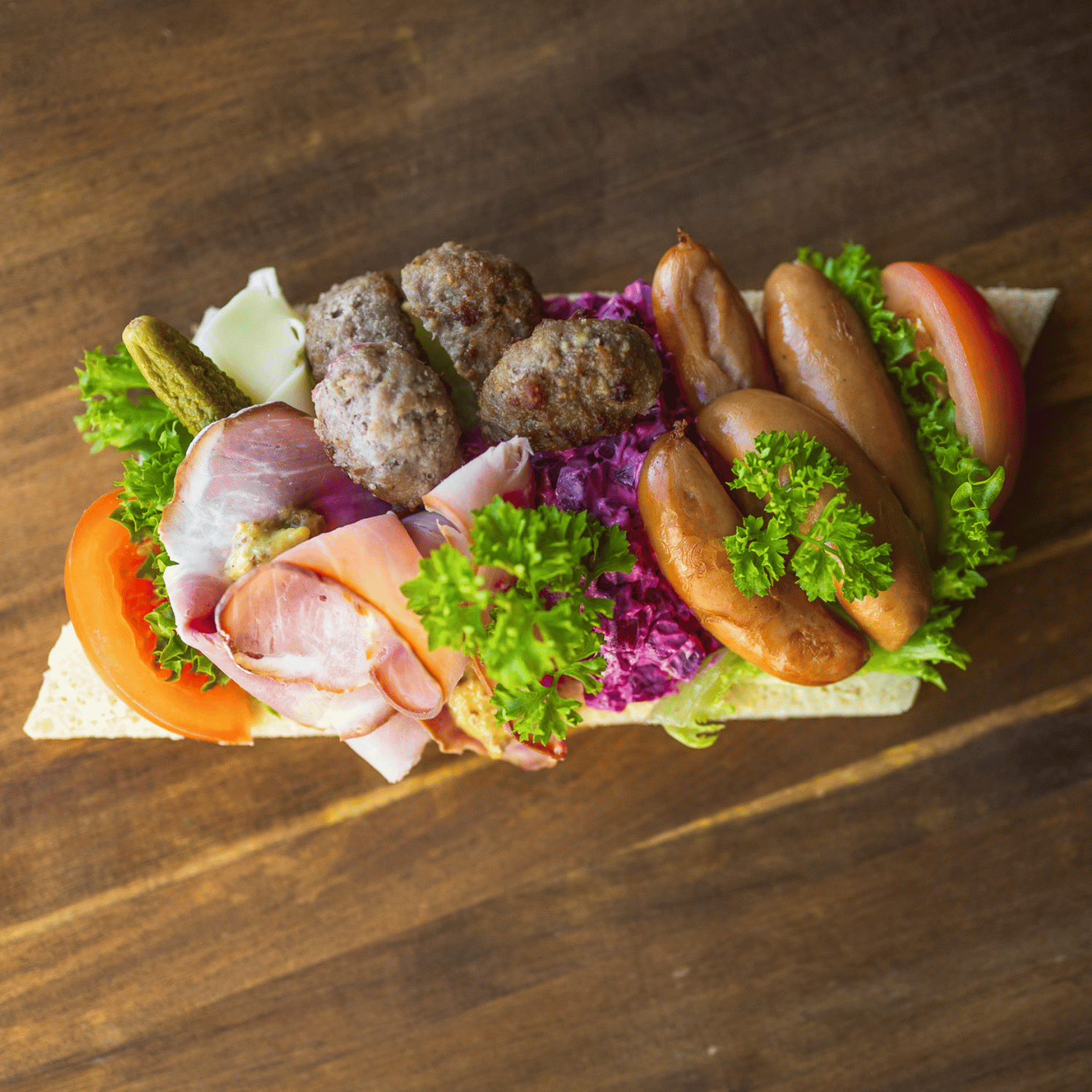 julbuffe och skål med dryck